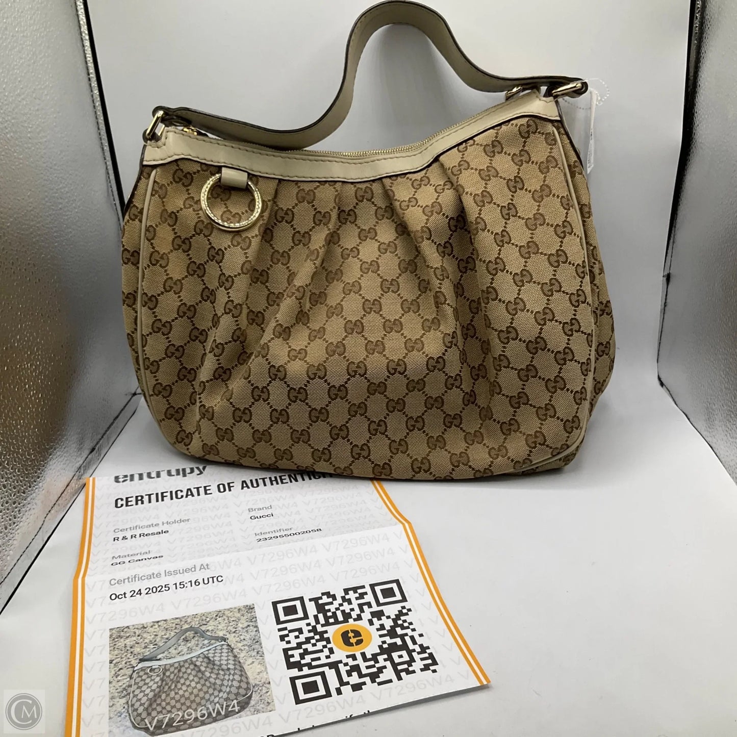 Handbag Luxury Designer By Gucci, Size: Medium