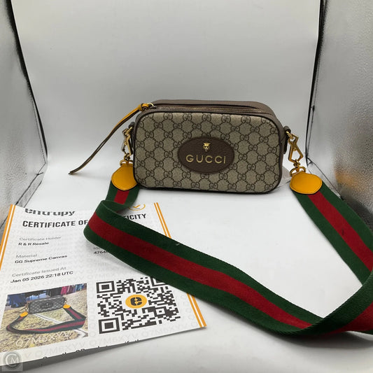 Crossbody Luxury Designer By Gucci, Size: Small