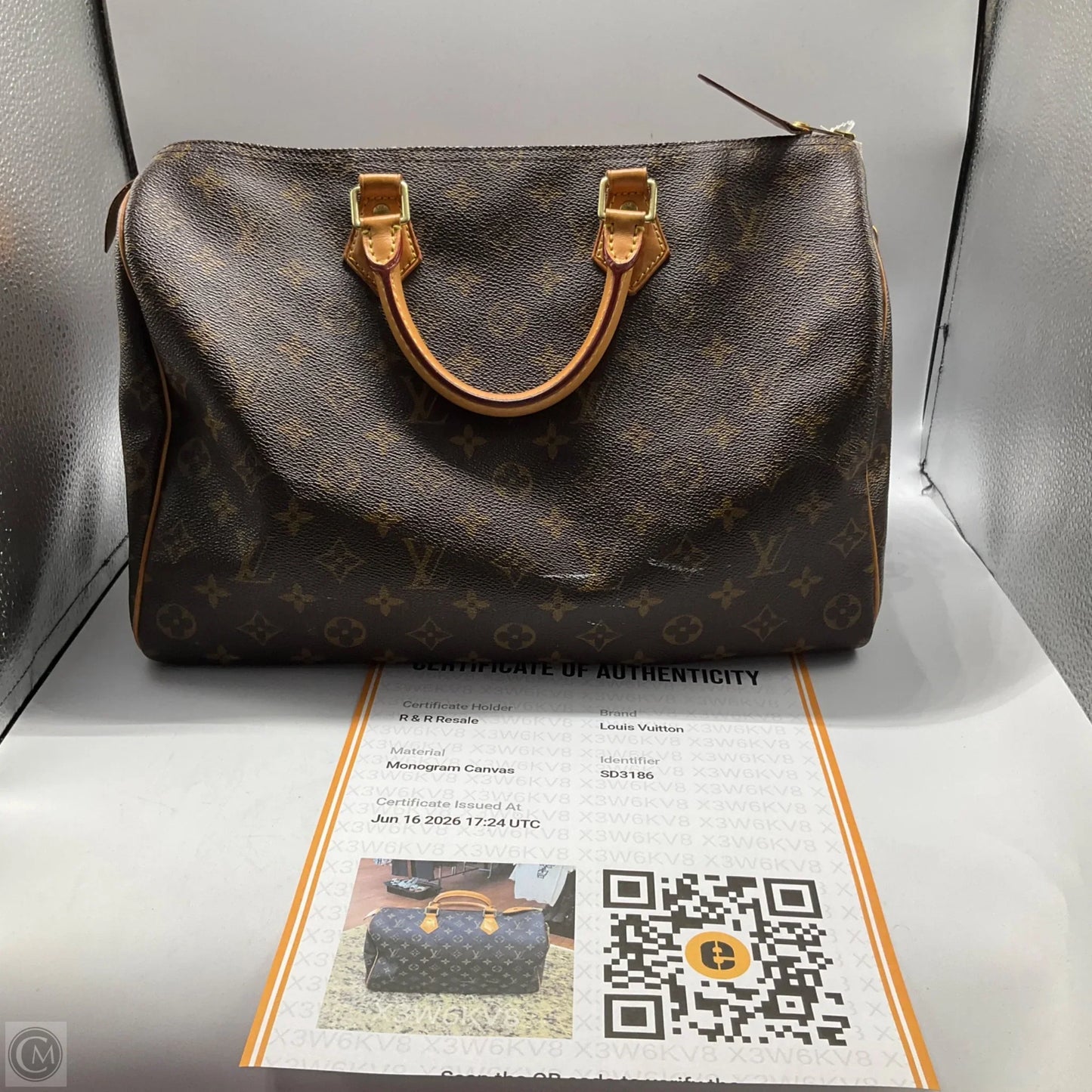 Handbag Luxury Designer By Louis Vuitton, Size: Medium