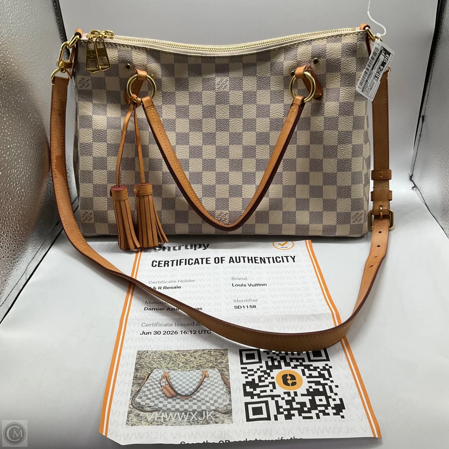 Handbag Luxury Designer By Louis Vuitton, Size: Medium