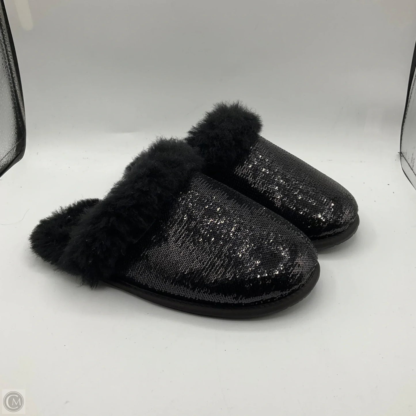 Slippers Designer By Ugg In Black Size 6