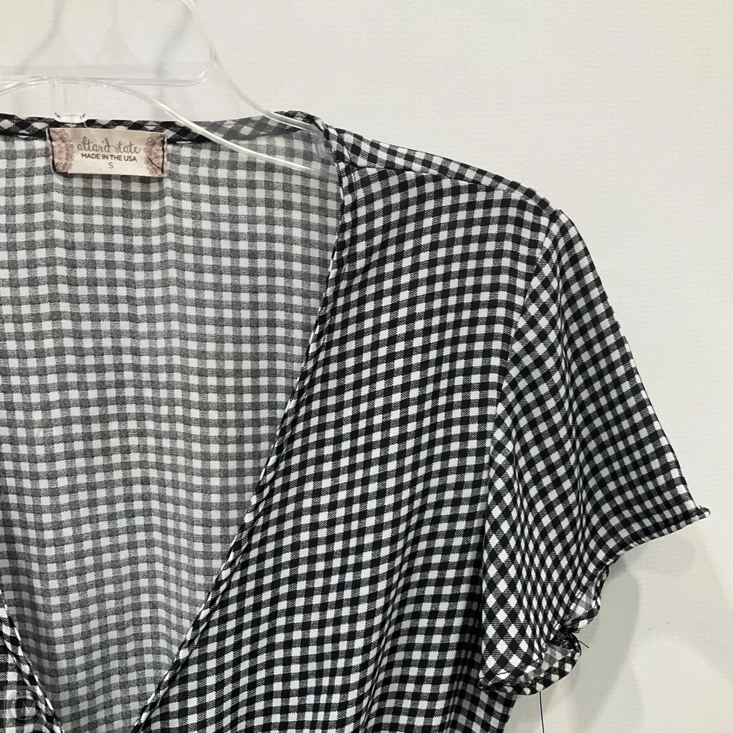 Top Short Sleeve By Altard State In Plaid Pattern, Size: S