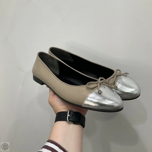 Shoes Designer By Tory Burch In Grey & Silver, Size: 9