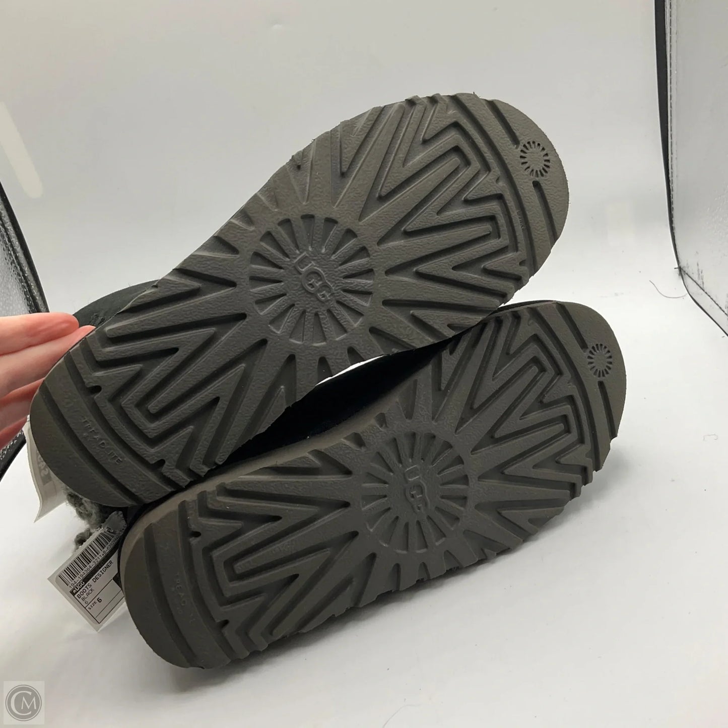 Boots Designer By Ugg In Black, Size: 6