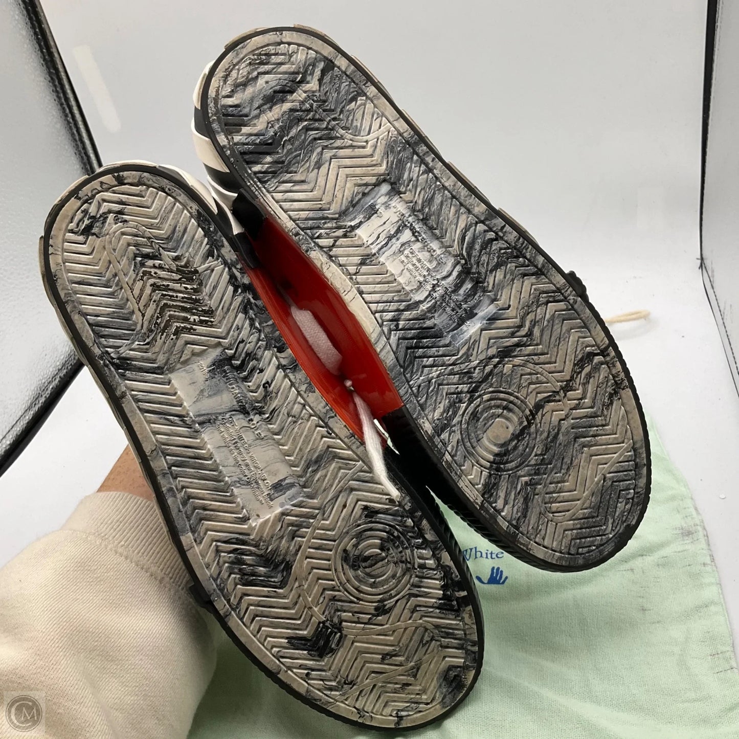 Shoes Luxury Designer By Off-white In White, Size: 9