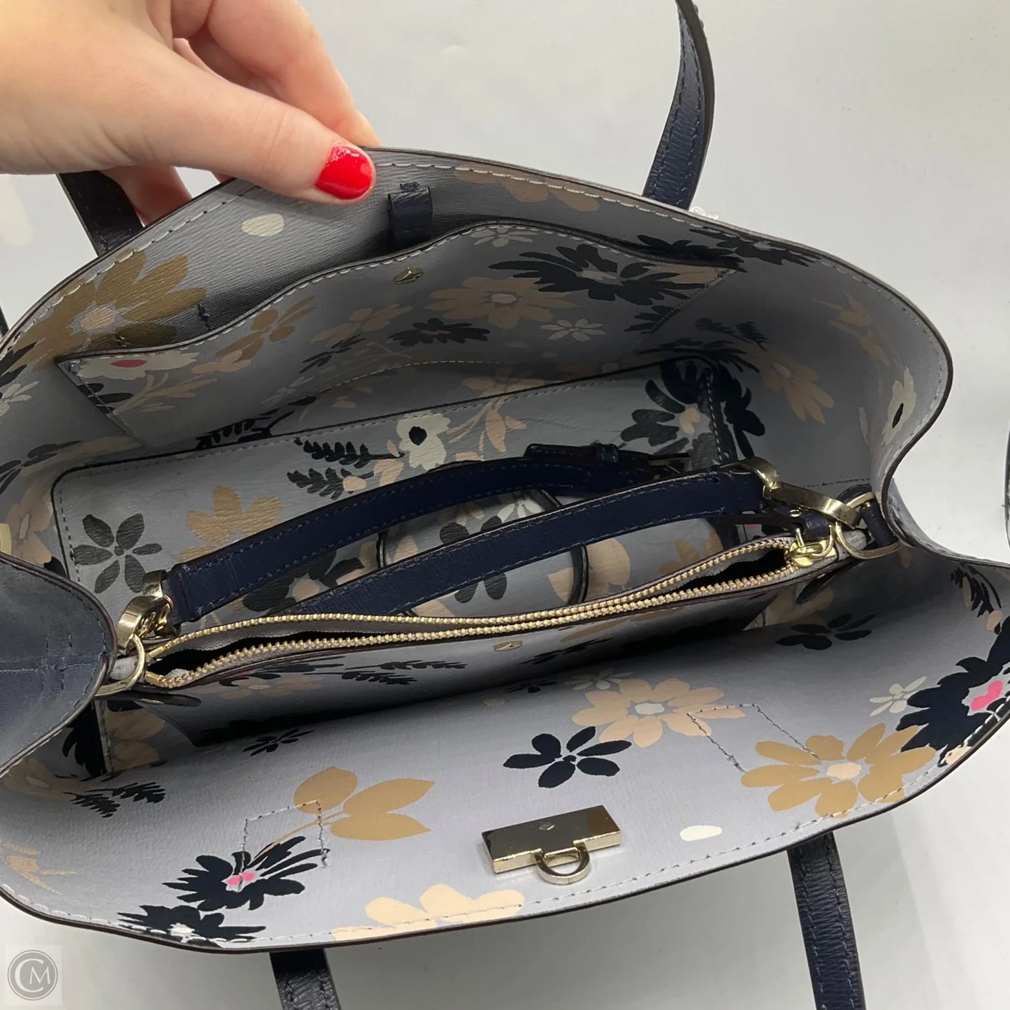 Crossbody Designer By Kate Spade, Size: Medium