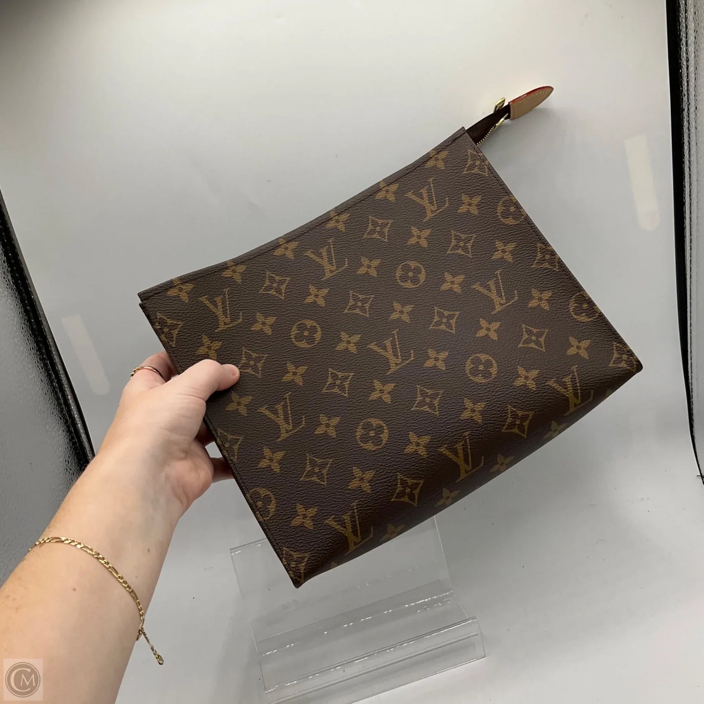 Makeup Bag Luxury Designer By Louis Vuitton, Size: Large