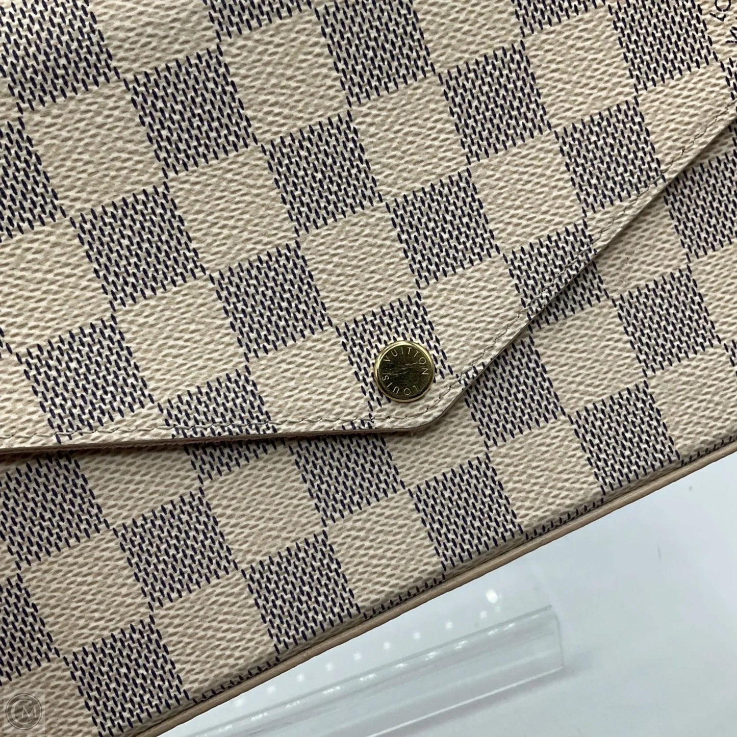 Crossbody Luxury Designer By Louis Vuitton, Size: Small