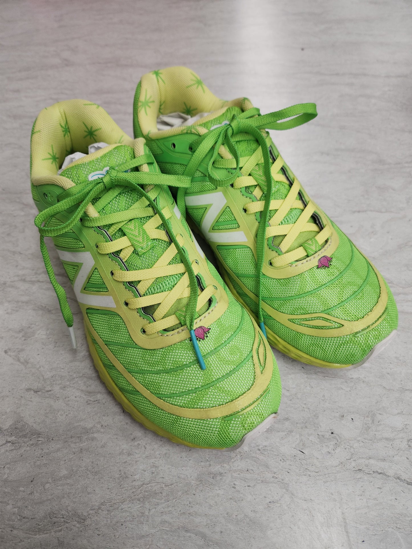 Shoes Athletic By Walt Disney  Size: 5