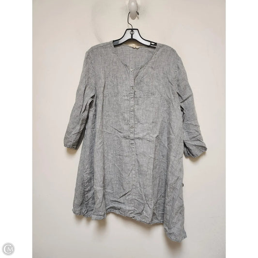 Top Short Sleeve By Eileen Fisher In Grey, Size: M