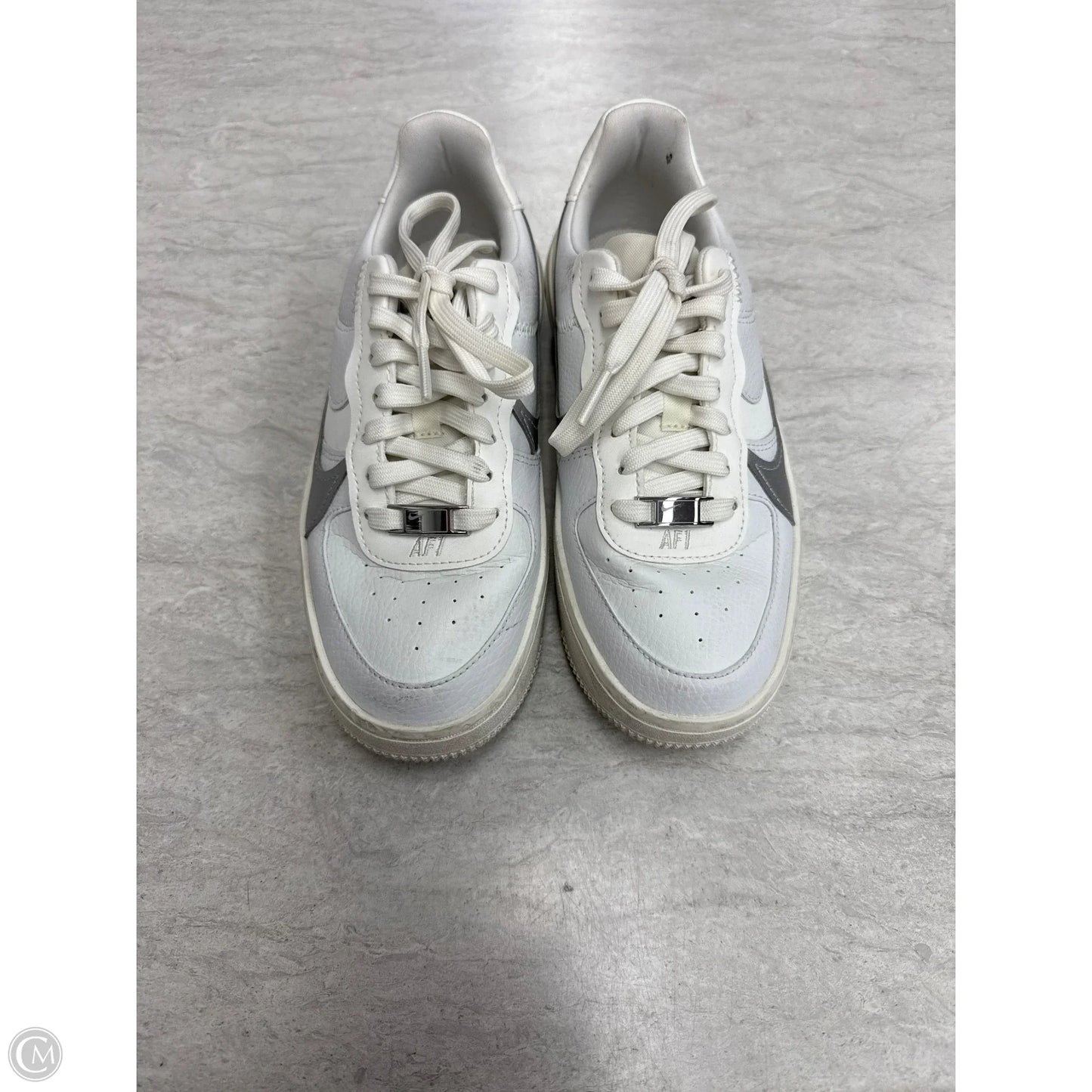 Shoes Sneakers By Nike In White, Size: 5.5