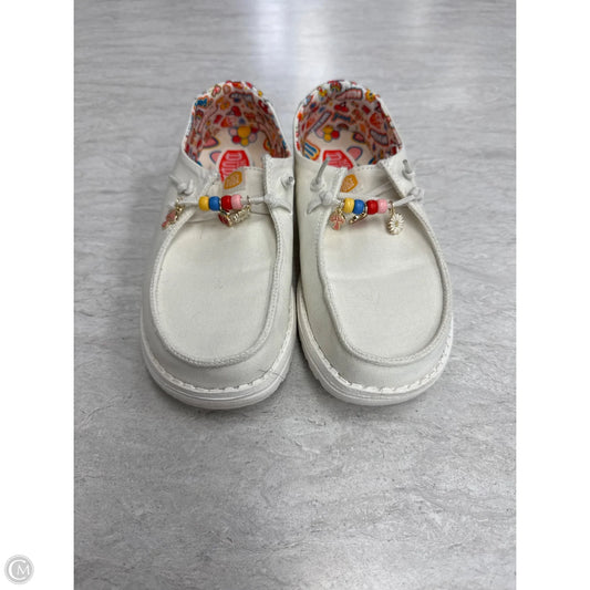 Shoes Flats By Hey Dude In White, Size: 7