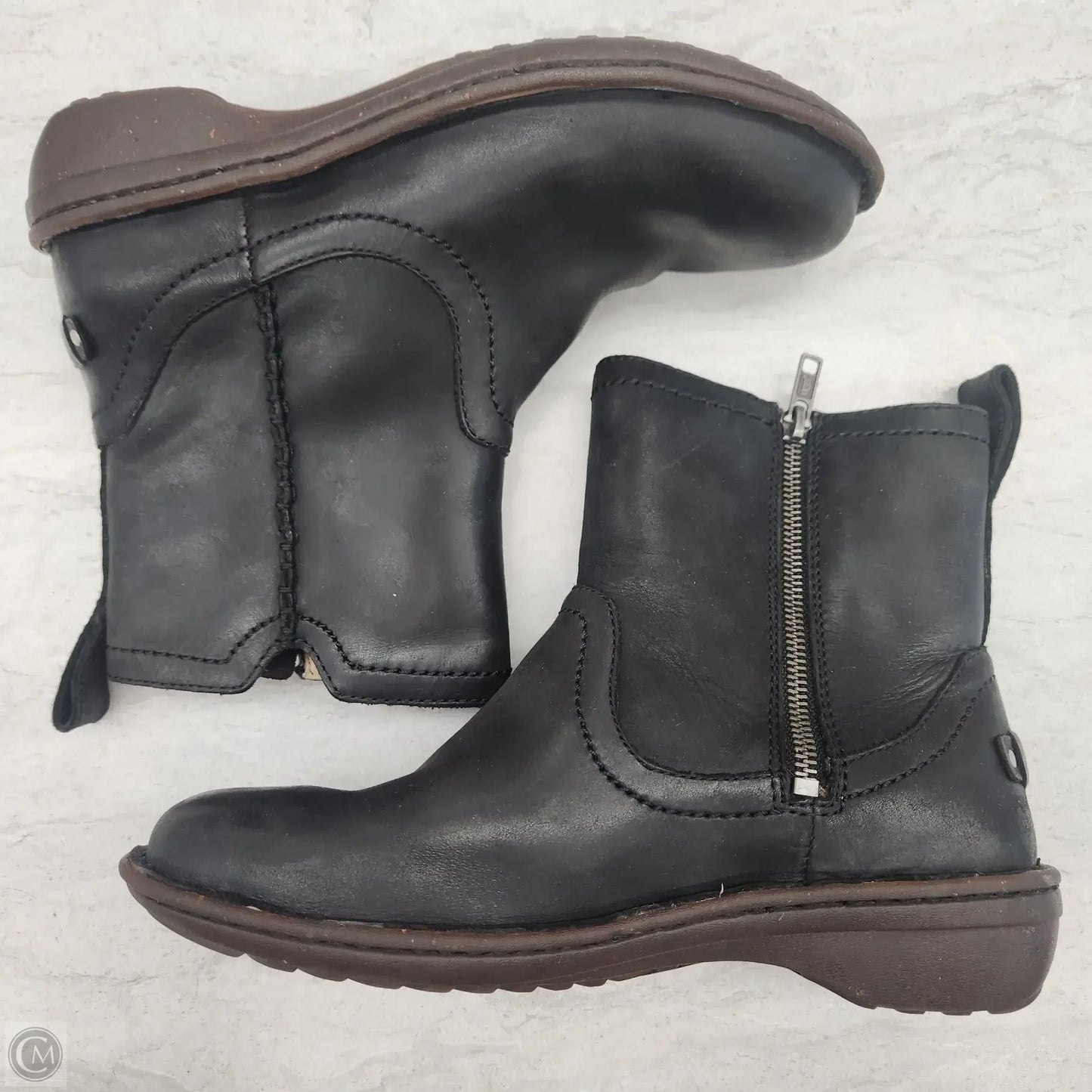 Boots Designer By Ugg In Black, Size: 7