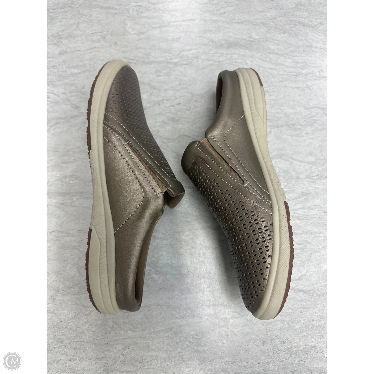 Shoes Flats By Earth In Taupe, Size: 9