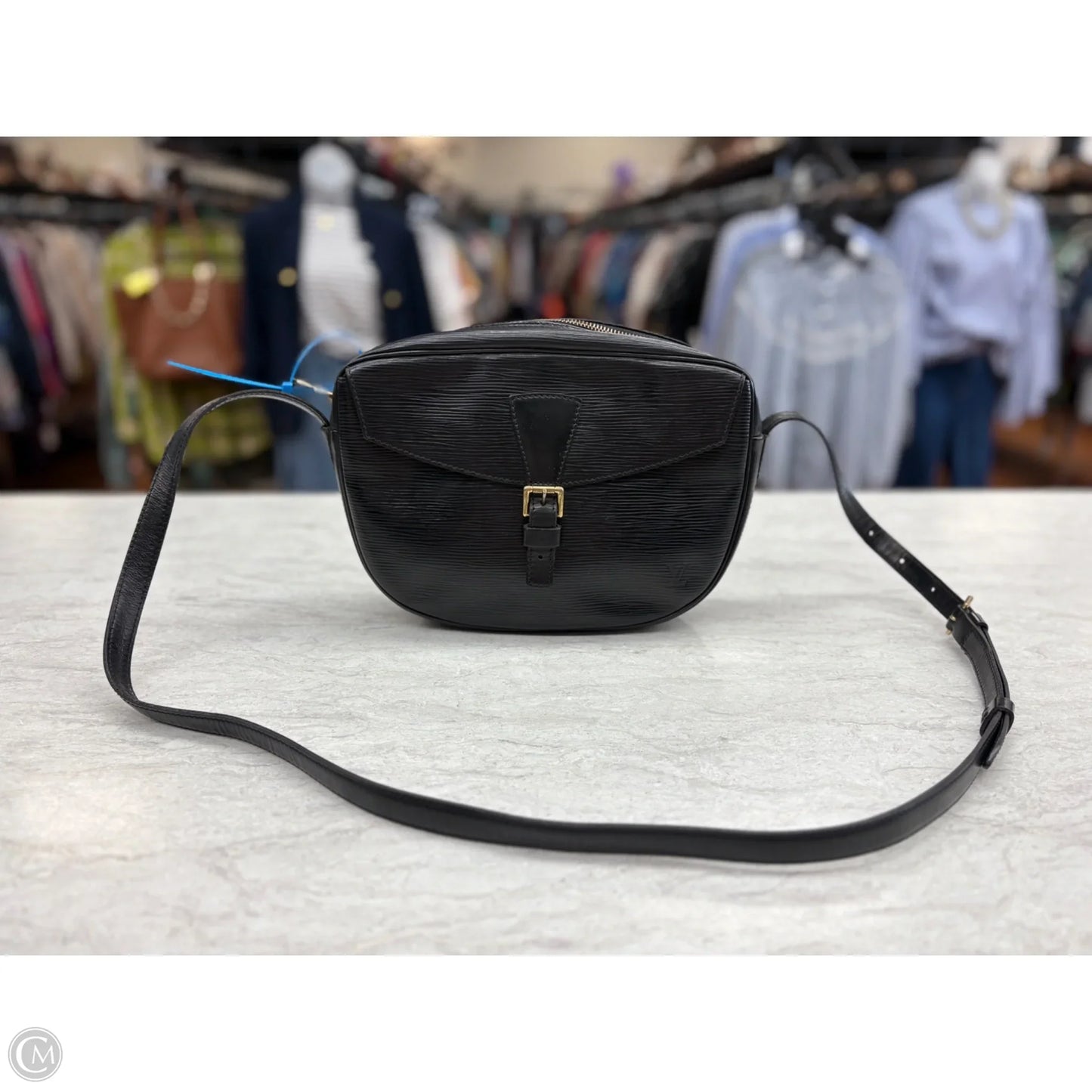 Crossbody Luxury Designer By Louis Vuitton, Size: Small