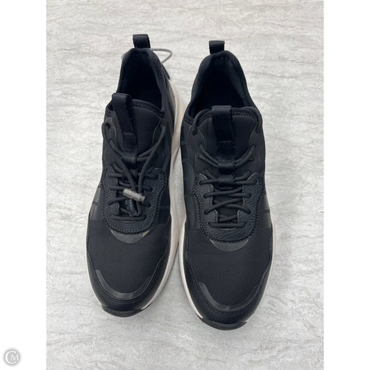 Shoes Designer By Ugg In Black & White, Size: 8