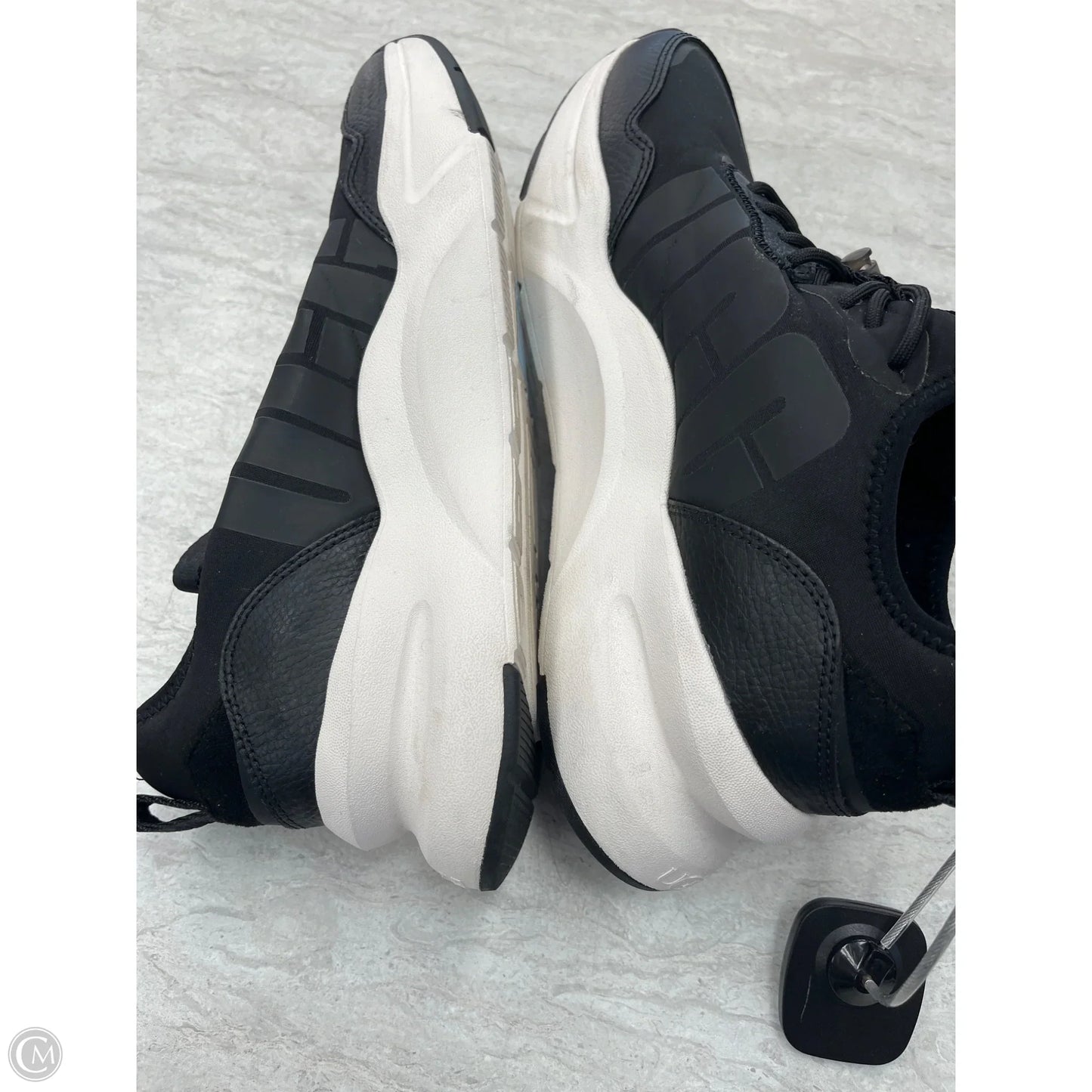 Shoes Designer By Ugg In Black & White, Size: 8