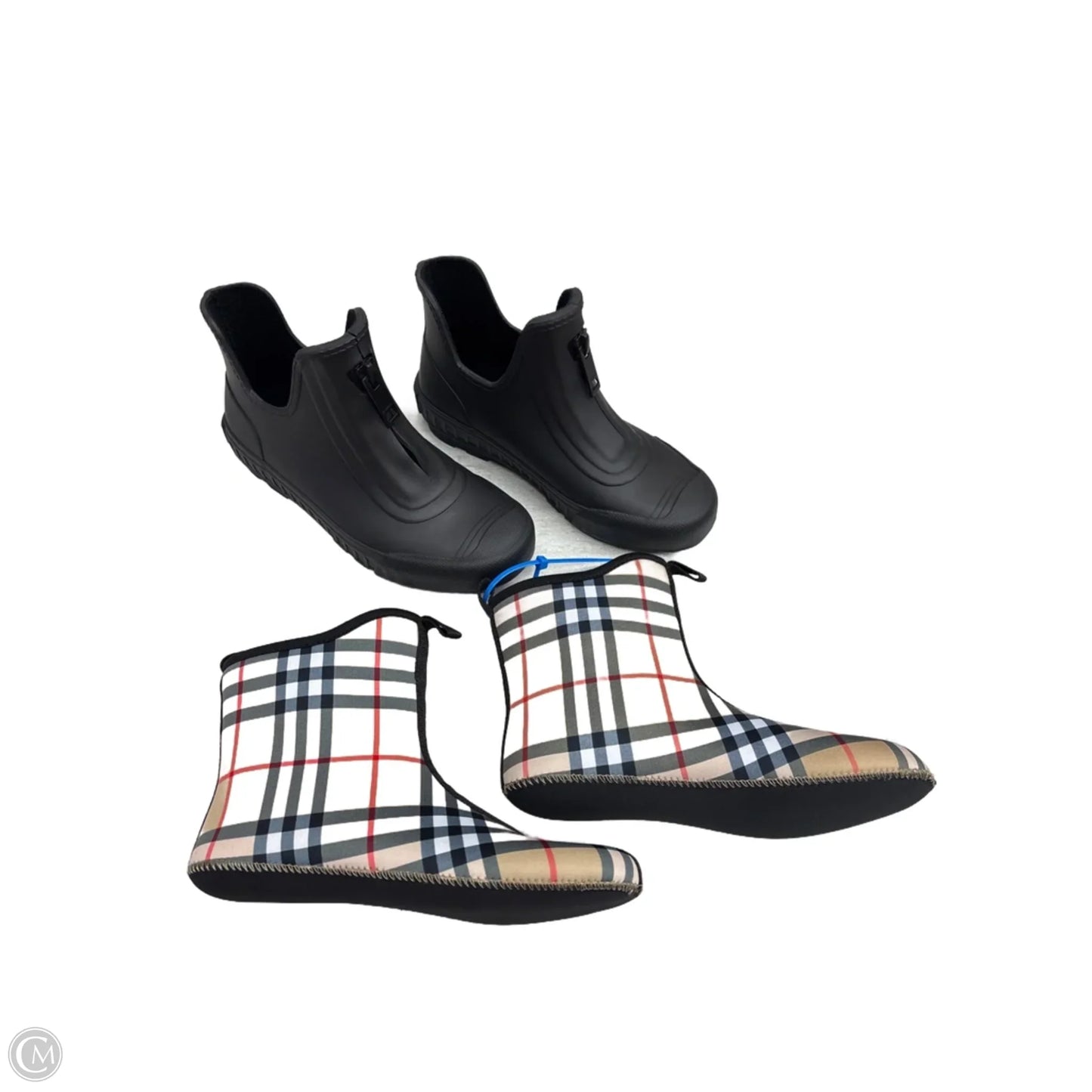 Boots Luxury Designer By Burberry In Plaid Pattern, Size: 6