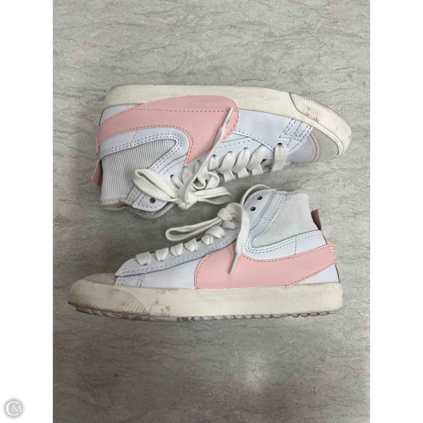 Shoes Sneakers By Nike In Pink & White, Size: 10