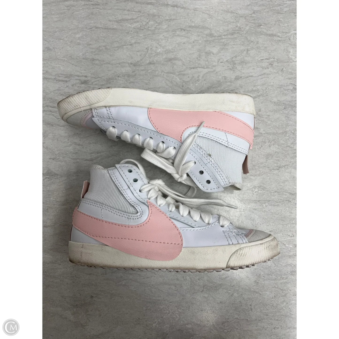Shoes Sneakers By Nike In Pink & White, Size: 10