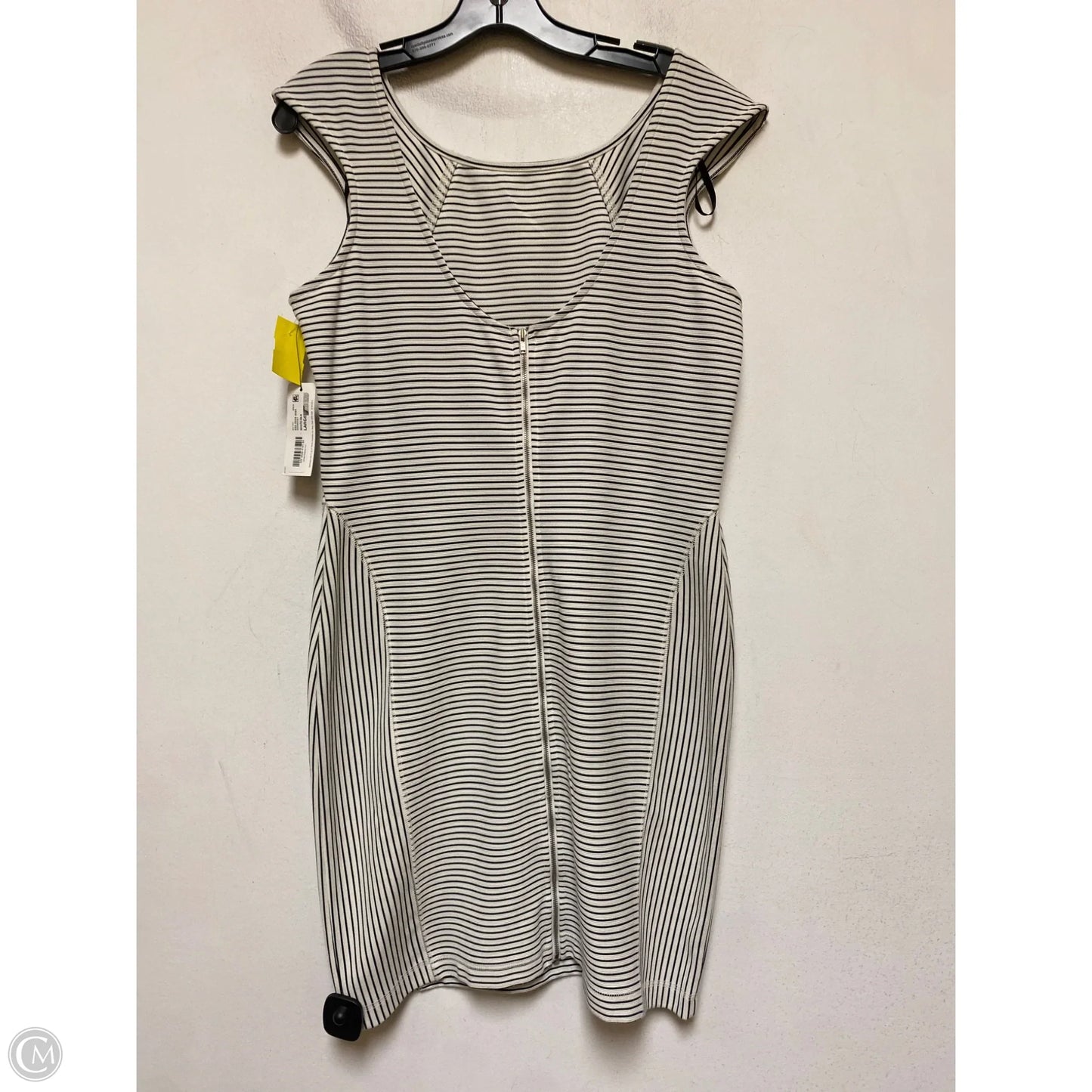 Dress Casual Short By Worthington In Striped Pattern, Size: L