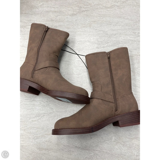 Boots Ankle Flats By Dolce Vita In Taupe, Size: 6