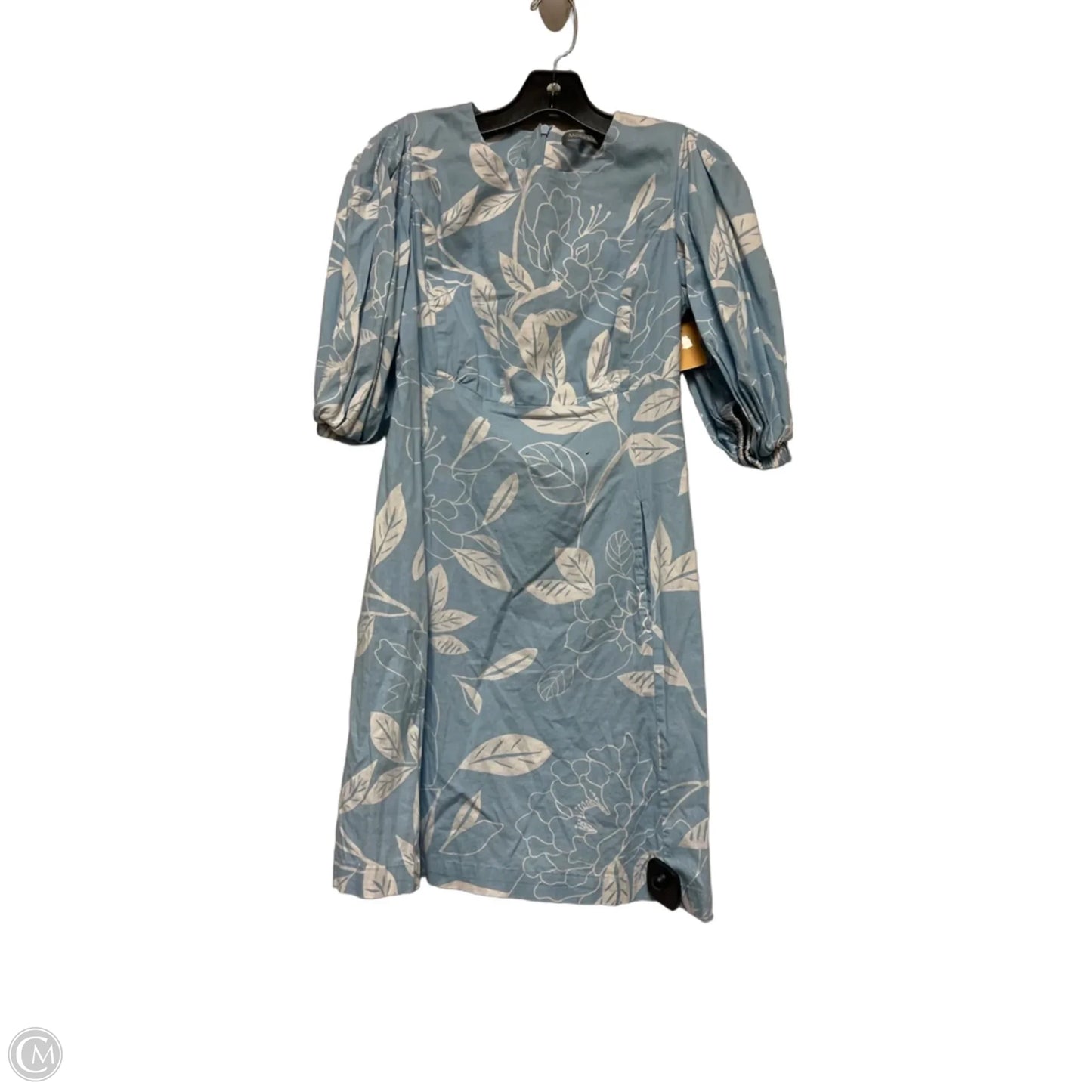 Dress Casual Short By Clothes Mentor In Blue & White, Size: M