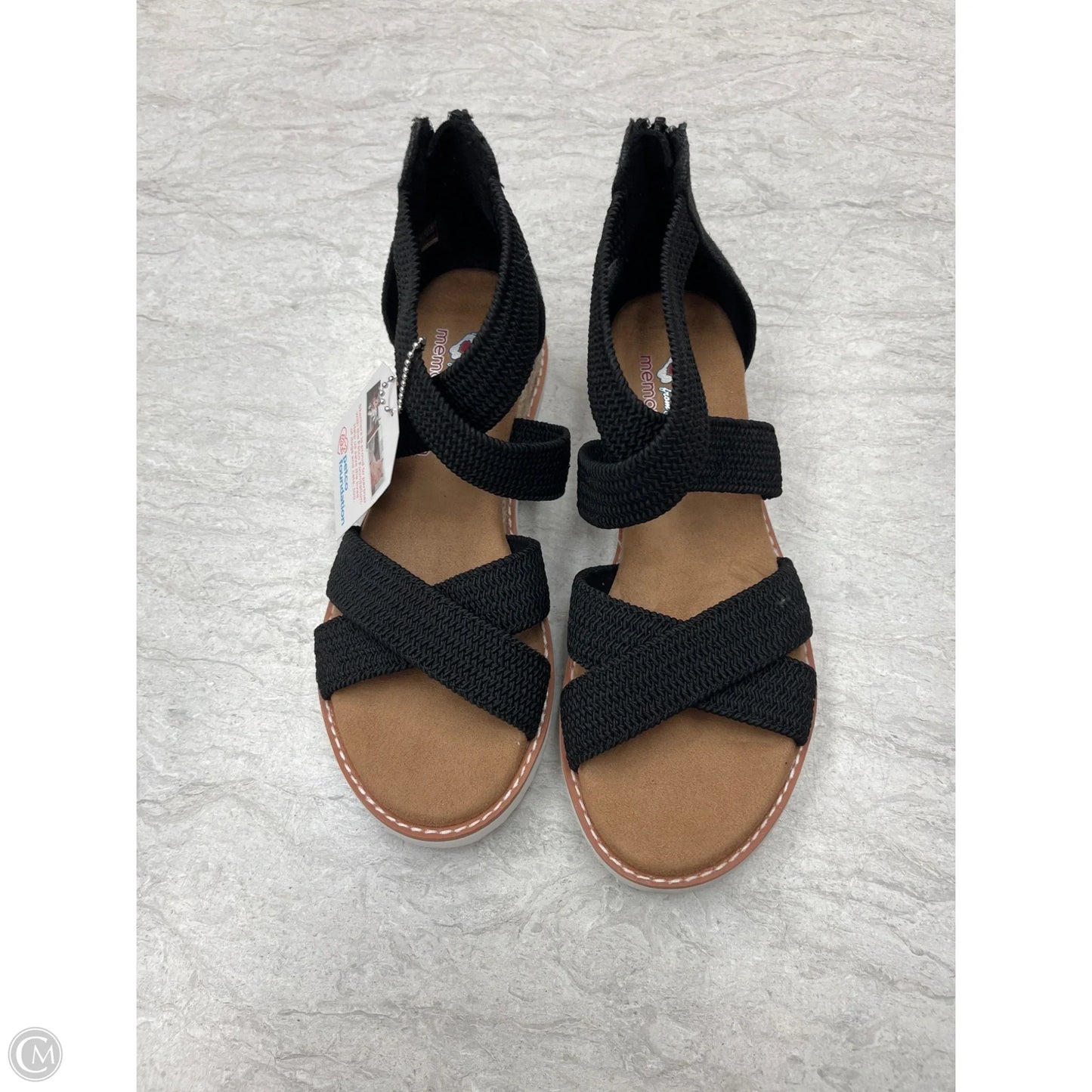 Sandals Flats By Bobs In Black, Size: 6