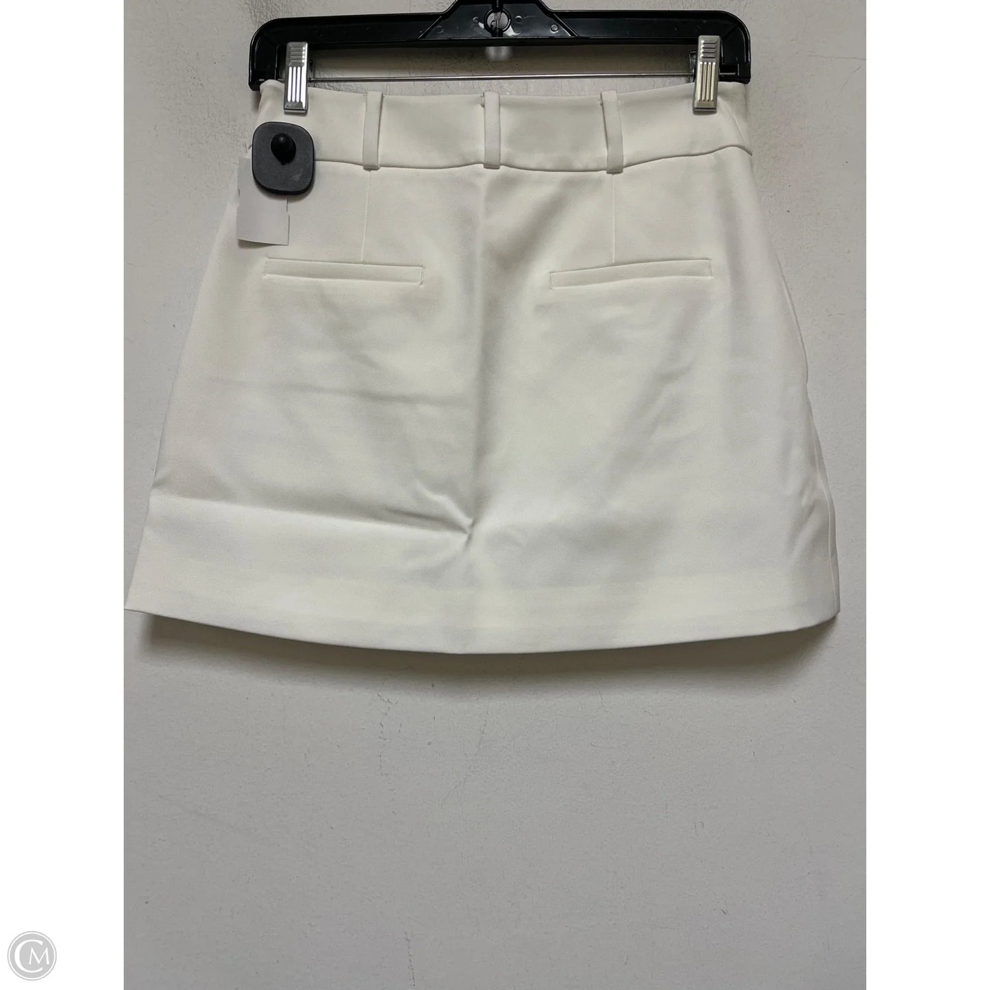 Skirt Mini & Short By Clothes Mentor In Ivory, Size: 4