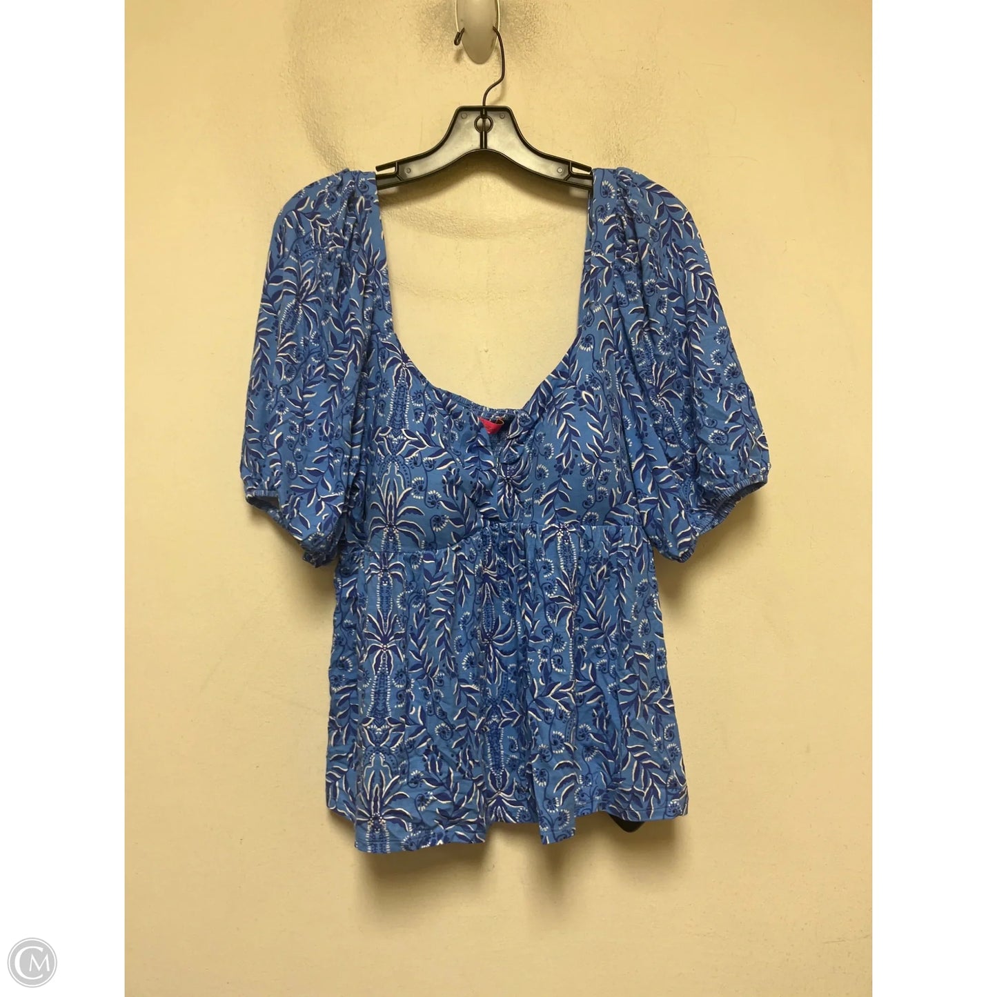 Top Short Sleeve Designer By Lilly Pulitzer In Blue, Size: Xl