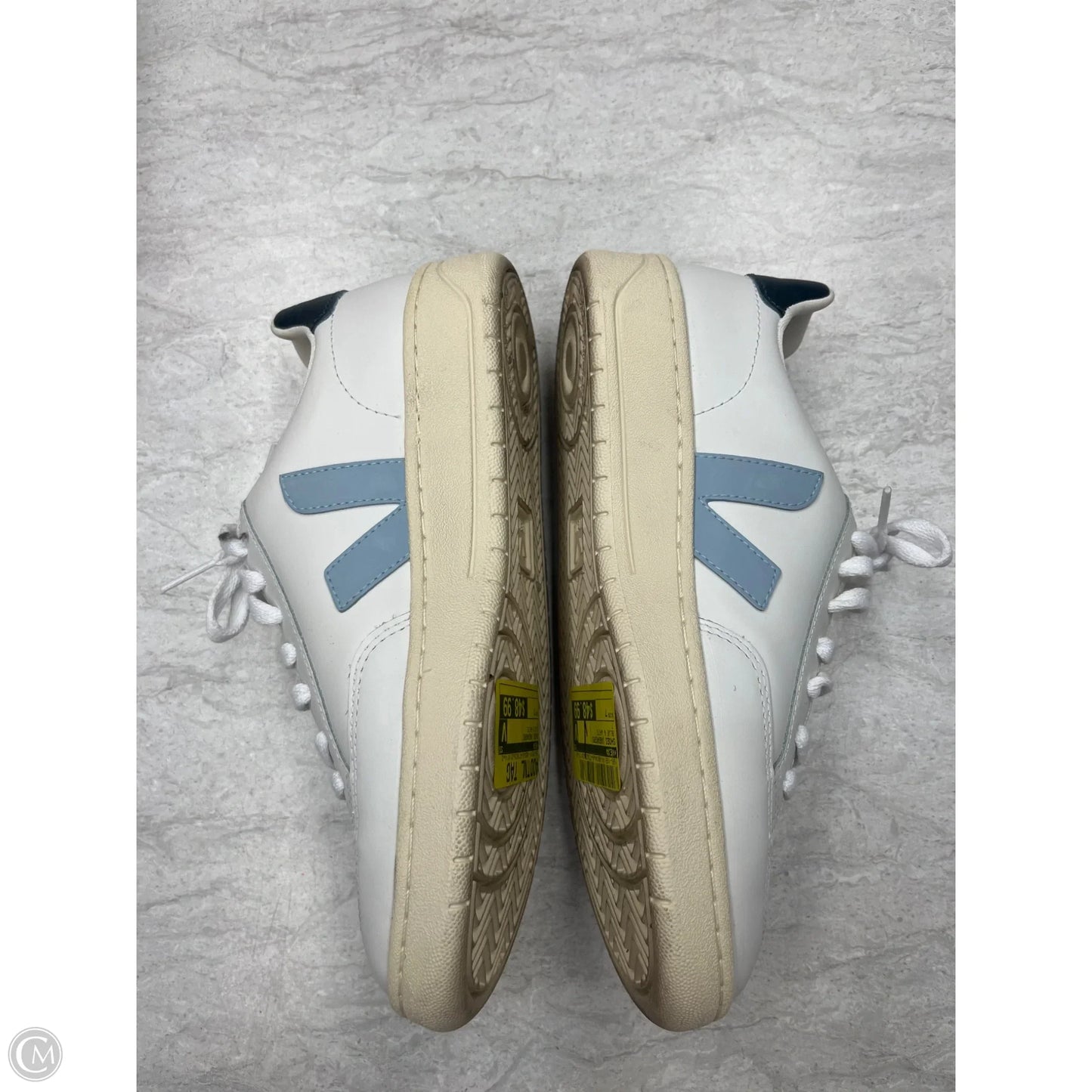 Shoes Sneakers By Veja In Blue & White, Size: 7