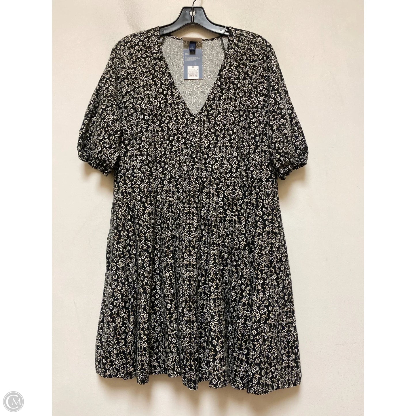 Dress Casual Short By Universal Thread In Floral Print, Size: M