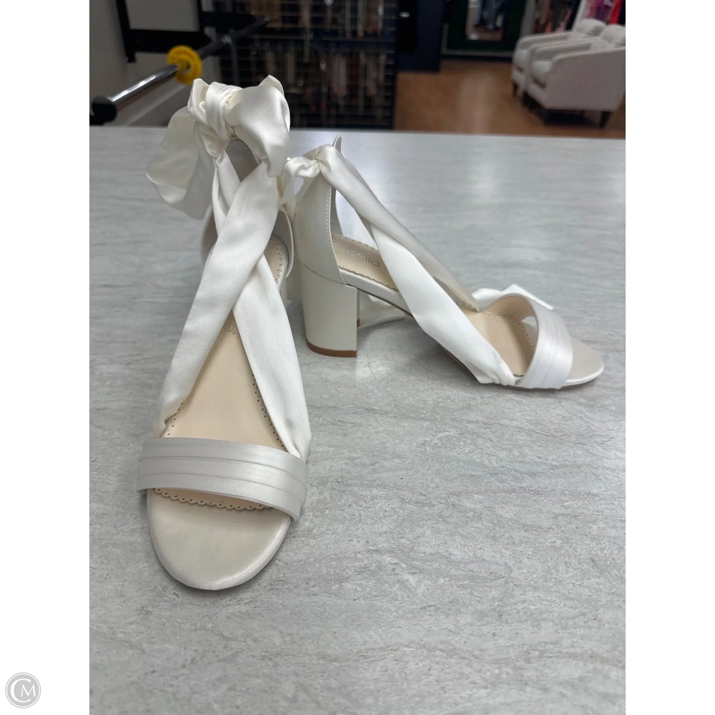 Sandals Heels Block By Clothes Mentor In White, Size: 6