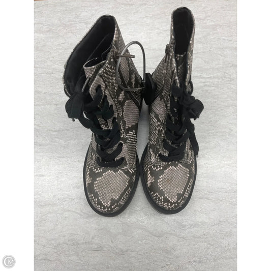 Boots Ankle Heels By Universal Thread In Snakeskin Print, Size: 7.5