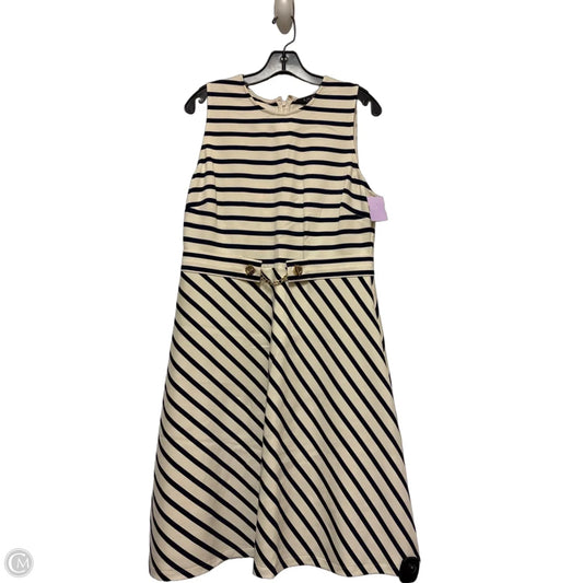 Dress Casual Short By Lauren By Ralph Lauren In Striped Pattern, Size: M