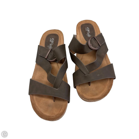 Sandals Flats By Sofft In Brown, Size: 9.5