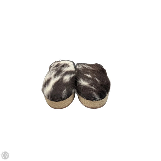 Shoes Flats By Myra In Animal Print, Size: 6