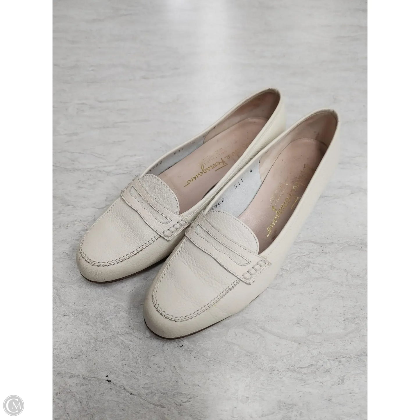 Shoes Designer By Ferragamo In Cream, Size 4