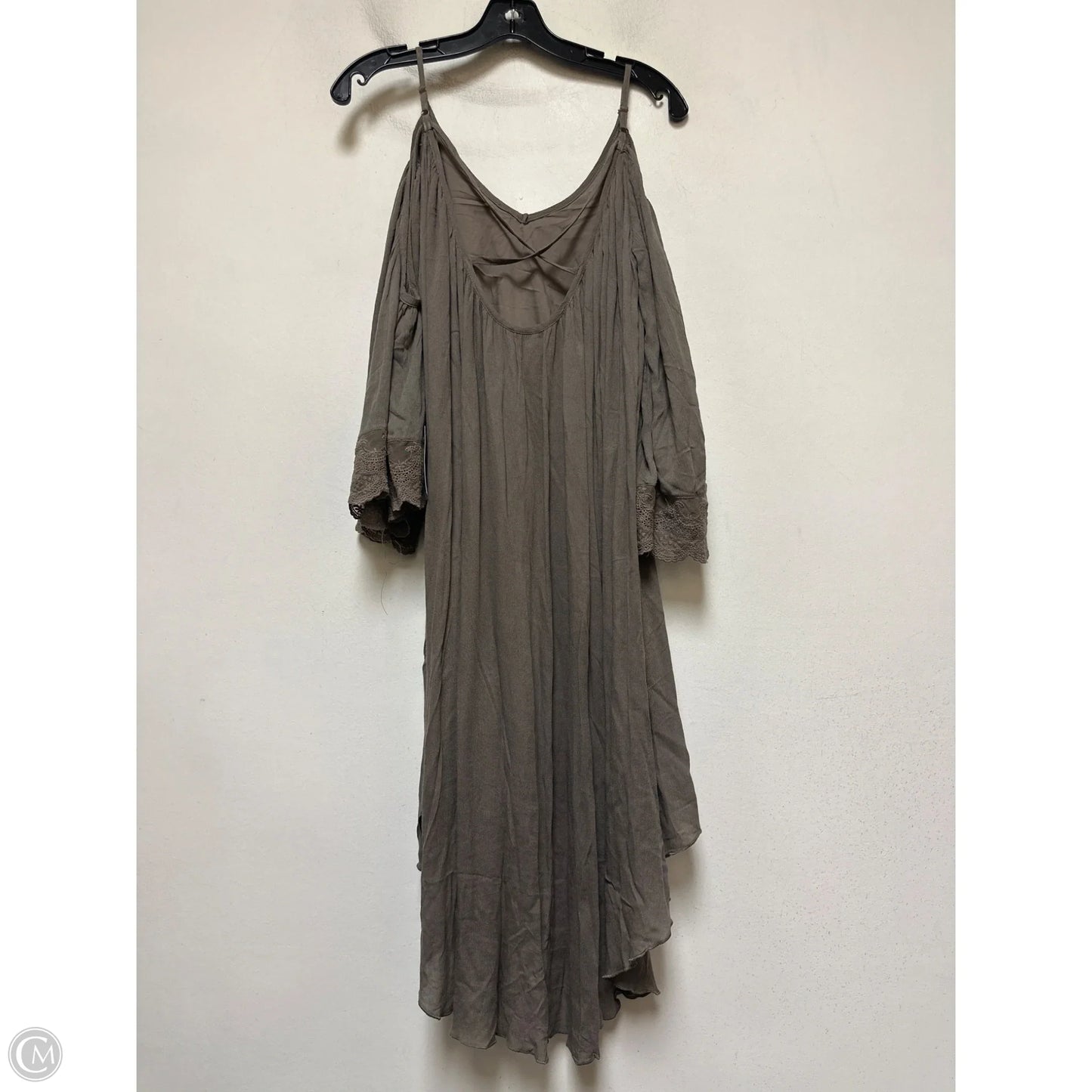 Dress Casual Short By Clothes Mentor In Grey, Size: M