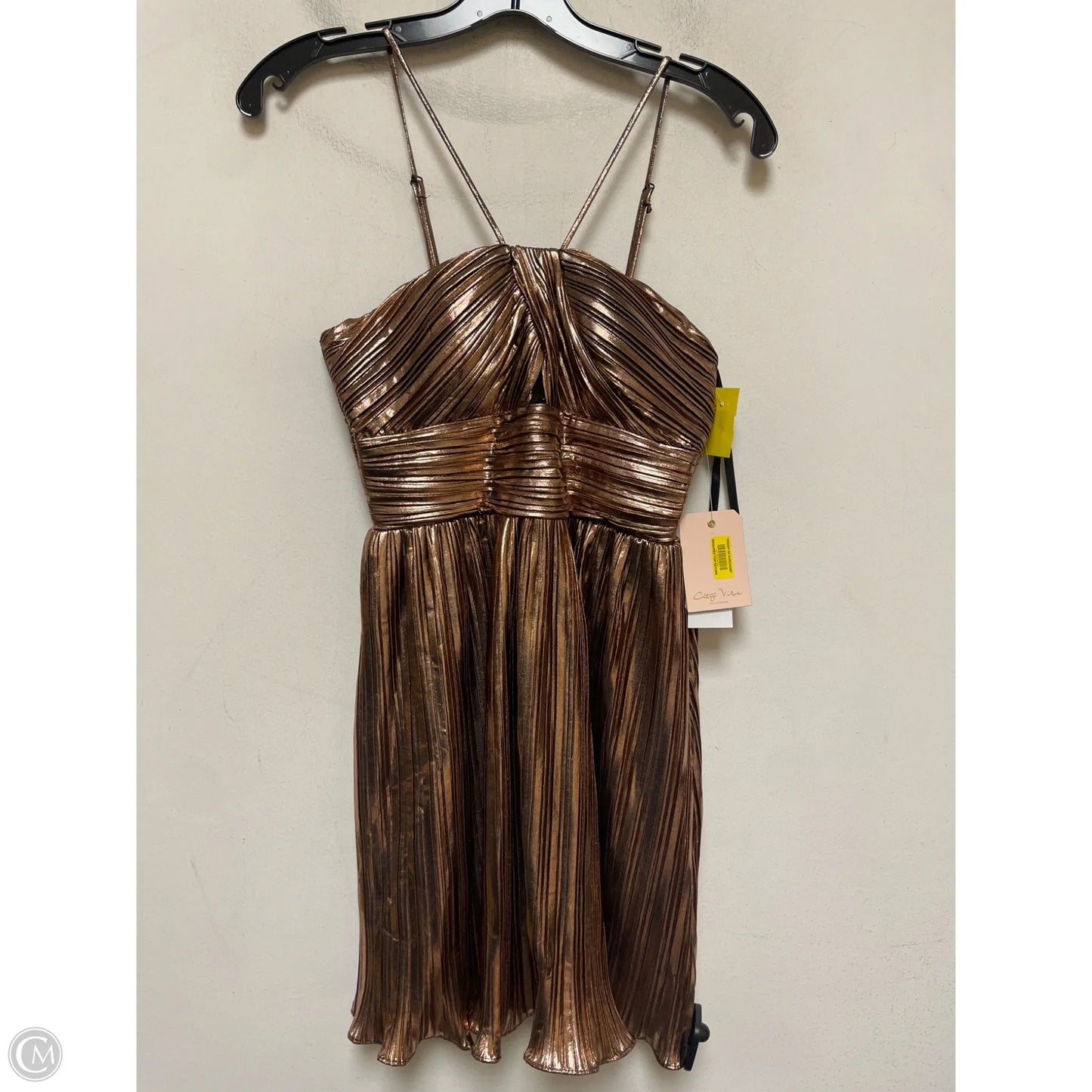 Dress Casual Short By Clothes Mentor In Gold, Size: S