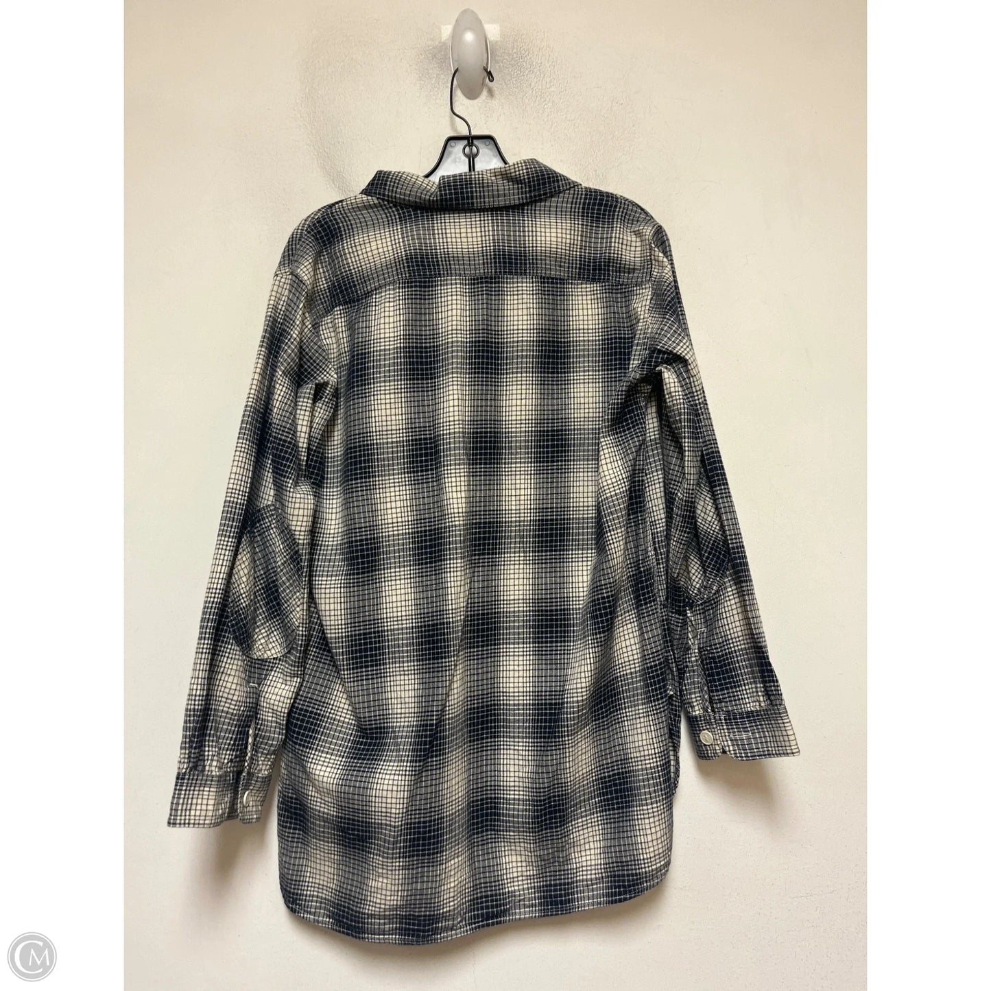 Top Long Sleeve By Uniqlo In Plaid Pattern, Size: S