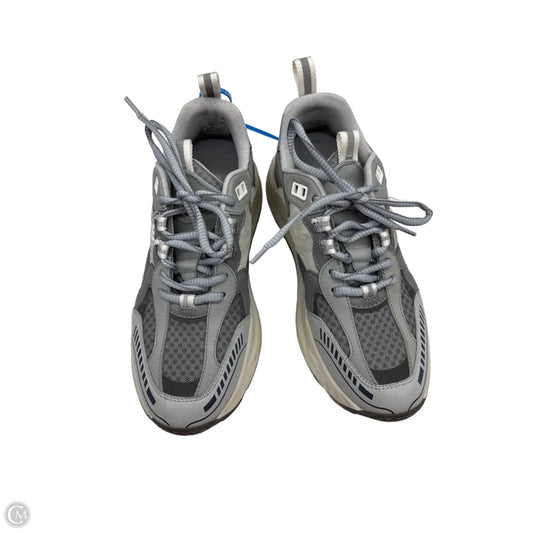 Shoes Luxury Designer By Burberry In Grey, Size: 9