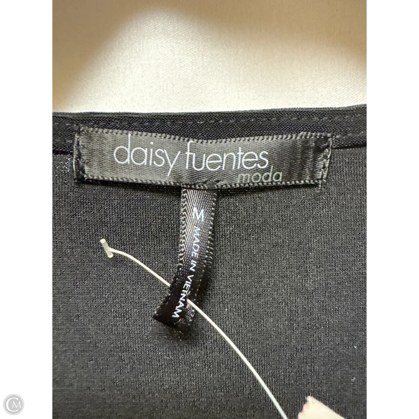 Top Short Sleeve By Daisy Fuentes In Black, Size: M