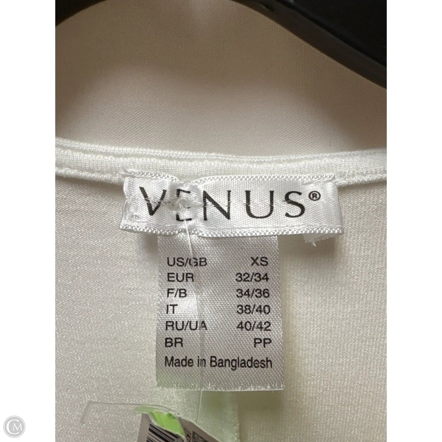 Top Short Sleeve By Venus In White, Size: Xs
