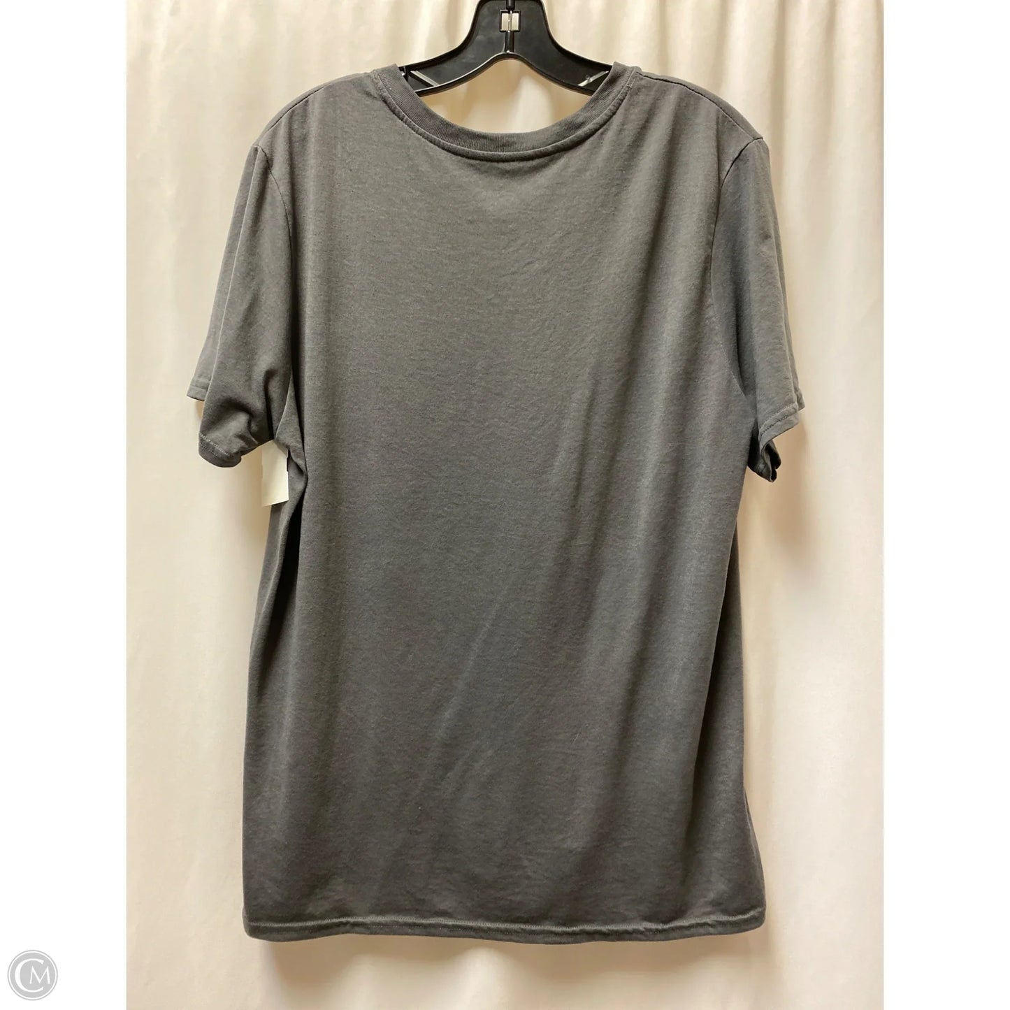 Top Short Sleeve By Gildan In Grey, Size: M