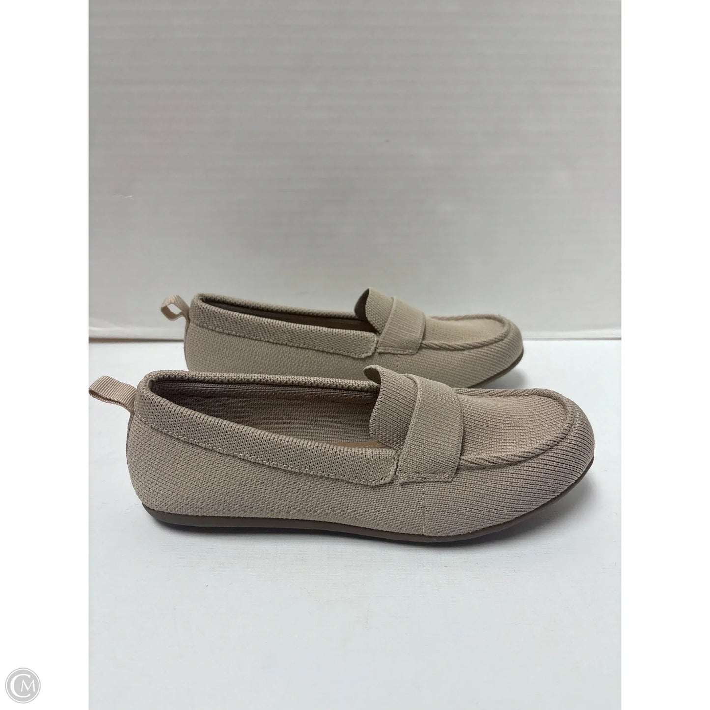 Shoes Flats By Clothes Mentor In Beige, Size: 5