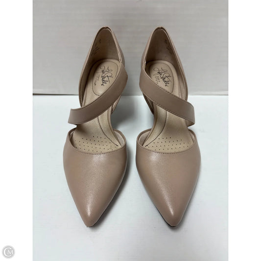 Shoes Heels Kitten By Life Stride In Beige, Size: 7