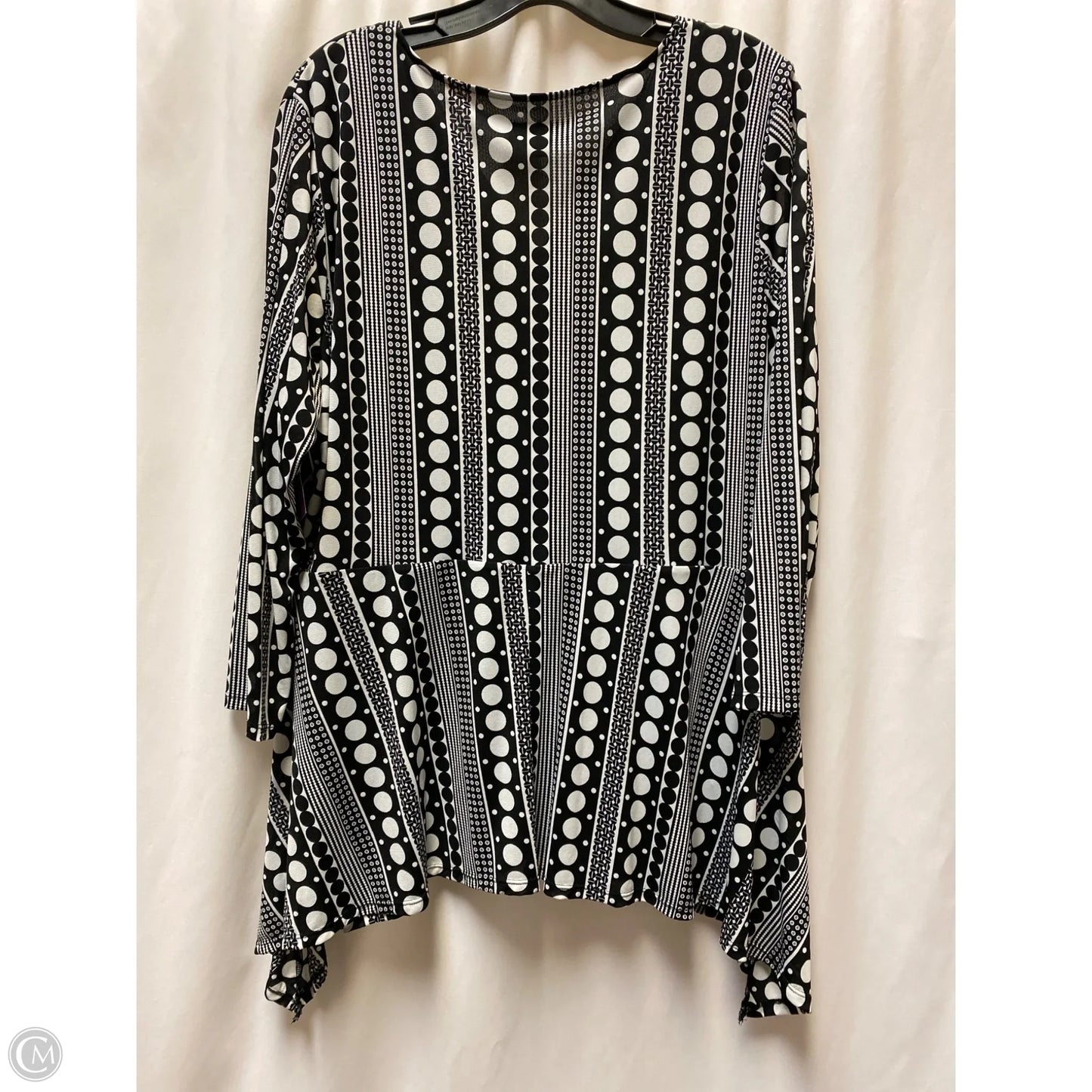 Top Long Sleeve By Investments In Black & White, Size: Xl