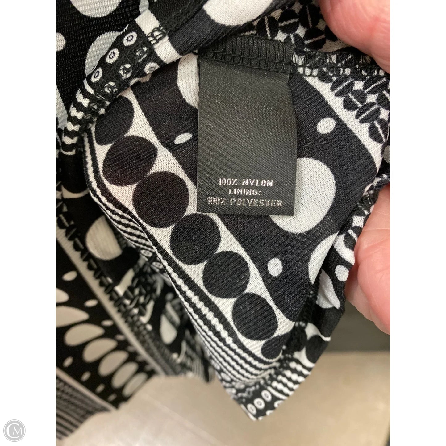 Top Long Sleeve By Investments In Black & White, Size: Xl