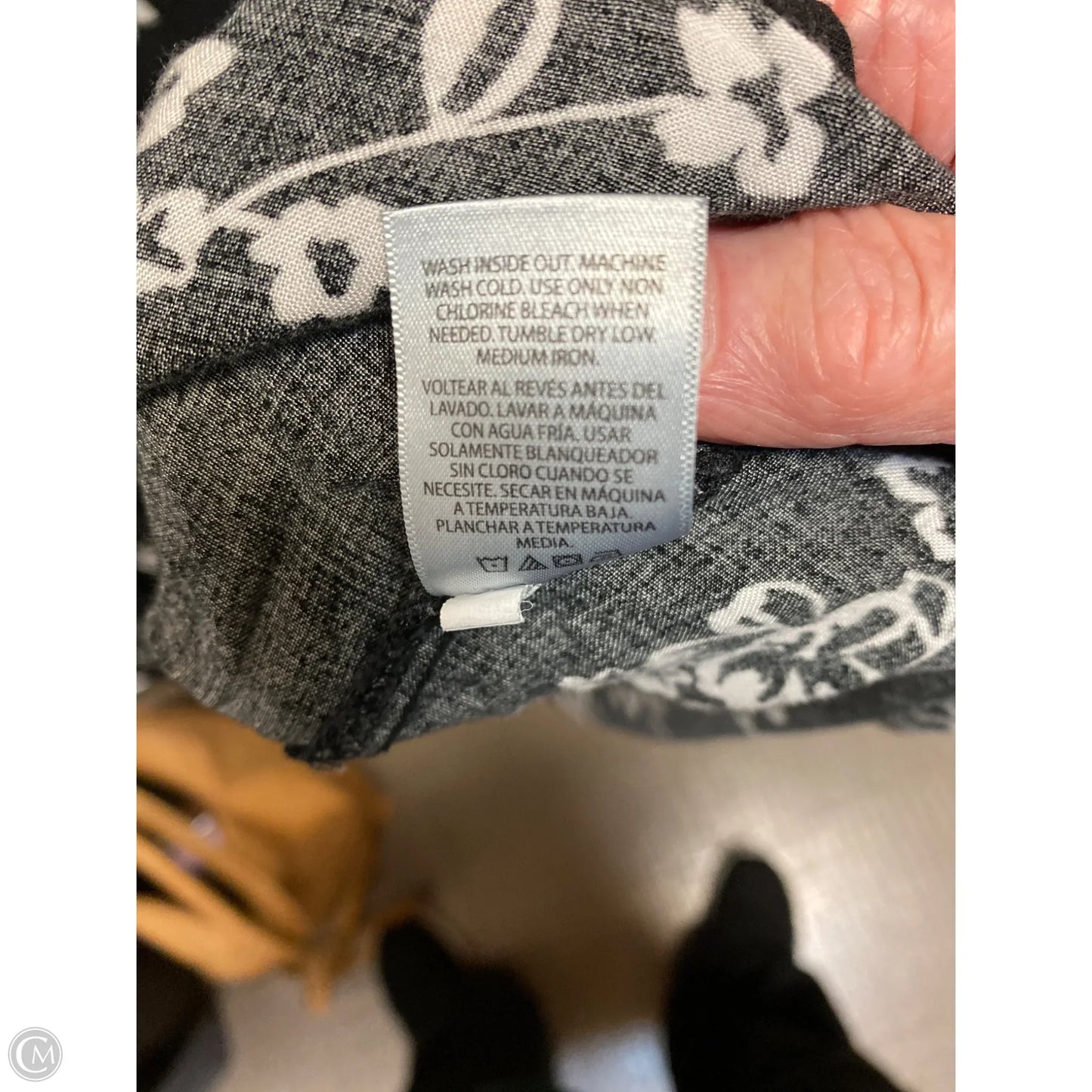 Top Short Sleeve By Terra & Sky In Black, Size: 1x